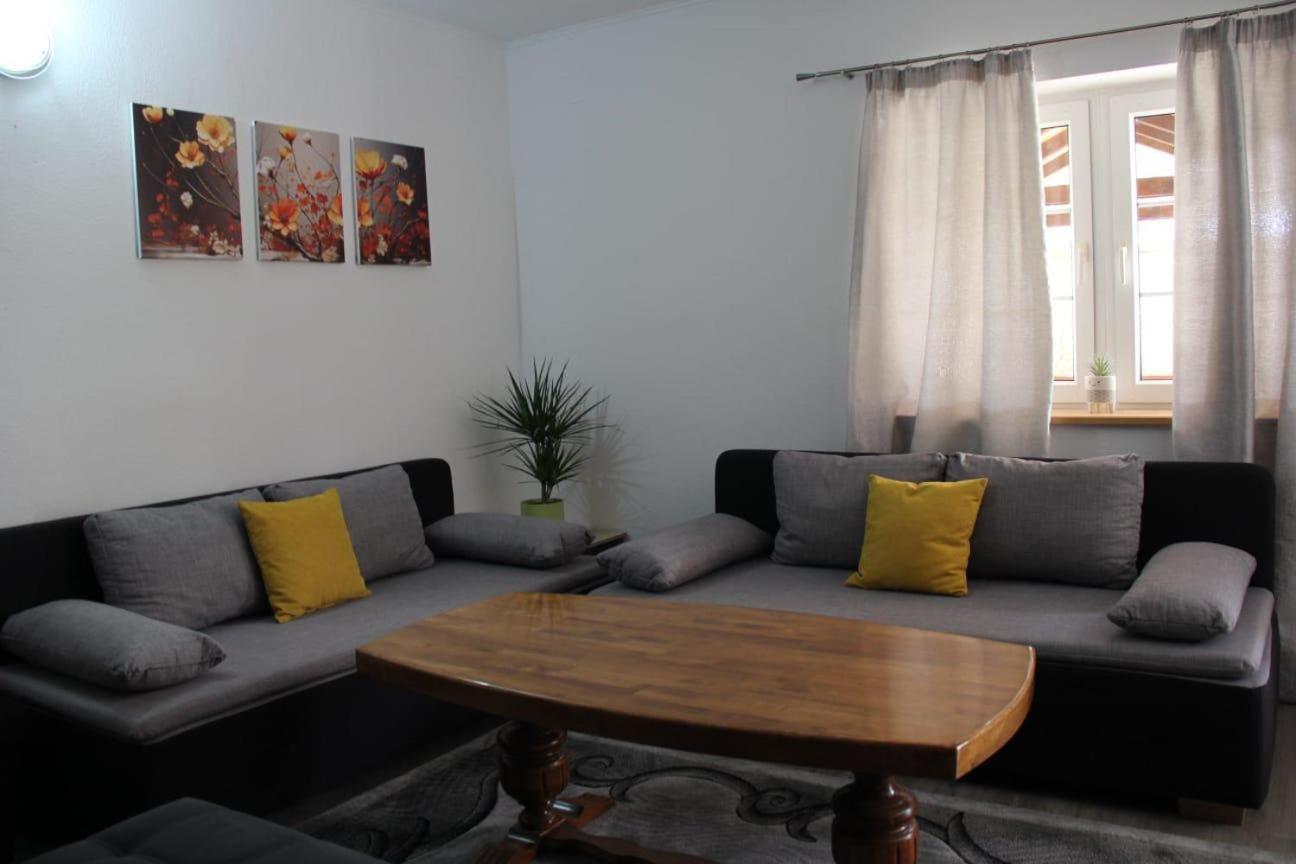 Apartman Lilium Knin Dış mekan fotoğraf